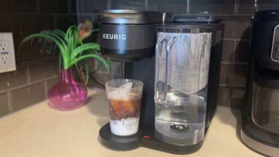 Keurig - K-Cup Coffee K-Brew + Chill Coffee Maker ?C Makes Cold Iced Coffee - Image 21